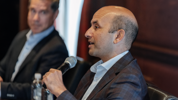 Nirav Vakharia speaks on workforce health at the Marathon Health Philadelphia roundtable.