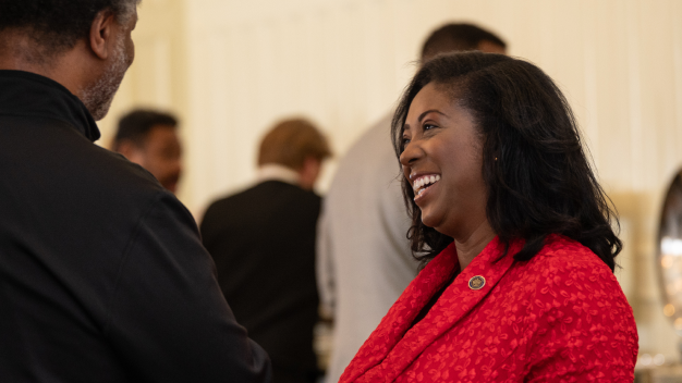 Attendee networking during the Marathon Health Richmond forum.